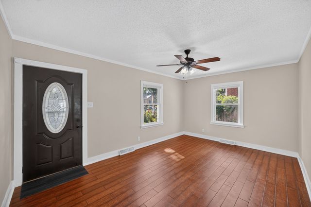 2204 32nd Street, Des Moines, IA 50310