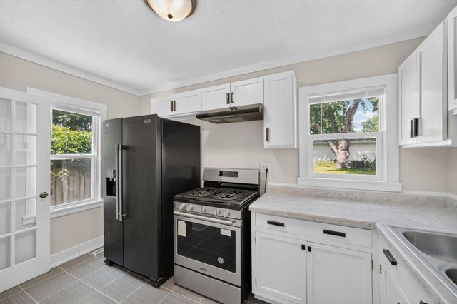 2204 32nd Street, Des Moines, IA 50310