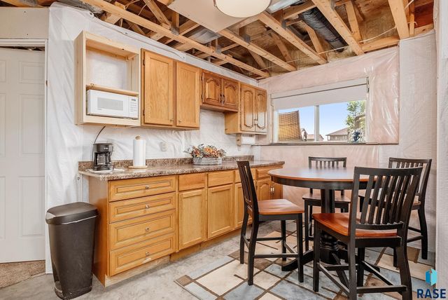 413 N Willow Creek Ave, Sioux Falls, SD 57110