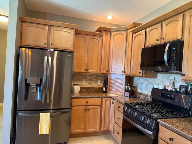 1109 S Deer Run, Ellettsville, IN 47429