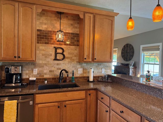 1109 S Deer Run, Ellettsville, IN 47429