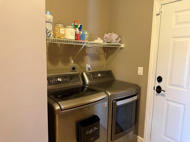 1109 S Deer Run, Ellettsville, IN 47429