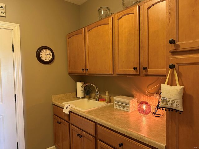 1109 S Deer Run, Ellettsville, IN 47429