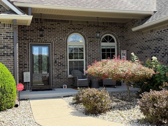 1109 S Deer Run, Ellettsville, IN 47429