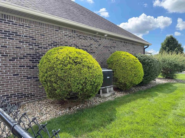 1109 S Deer Run, Ellettsville, IN 47429
