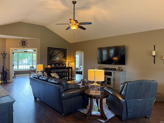 1109 S Deer Run, Ellettsville, IN 47429