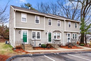 145 South St 18, Walpole, MA 02081