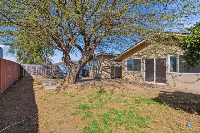 1409 Stonum Rd, Modesto, CA 95351