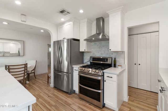 2534 E MEADOWBROOK Avenue, Phoenix, AZ 85016