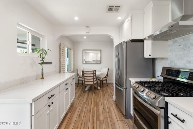 2534 E MEADOWBROOK Avenue, Phoenix, AZ 85016