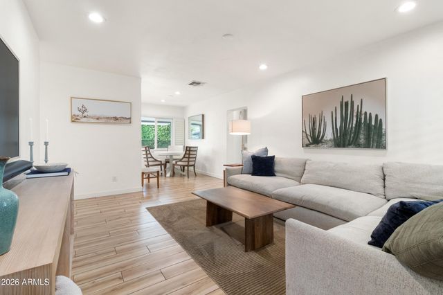 2534 E MEADOWBROOK Avenue, Phoenix, AZ 85016