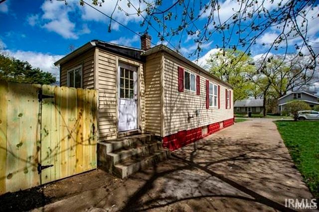 1937 Johnson Street, South Bend, IN 46628