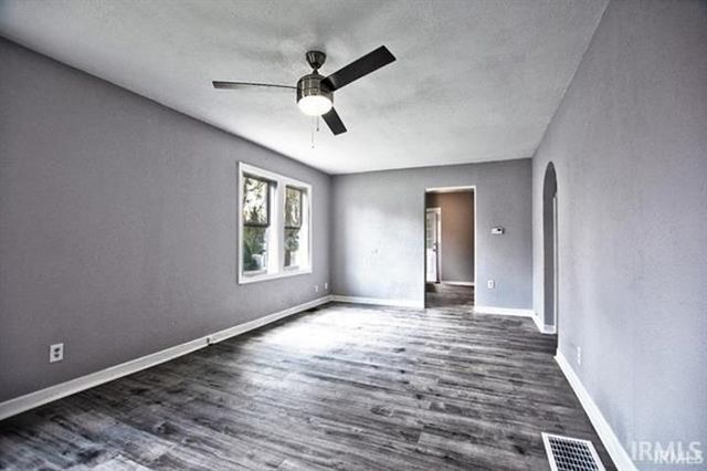 1937 Johnson Street, South Bend, IN 46628