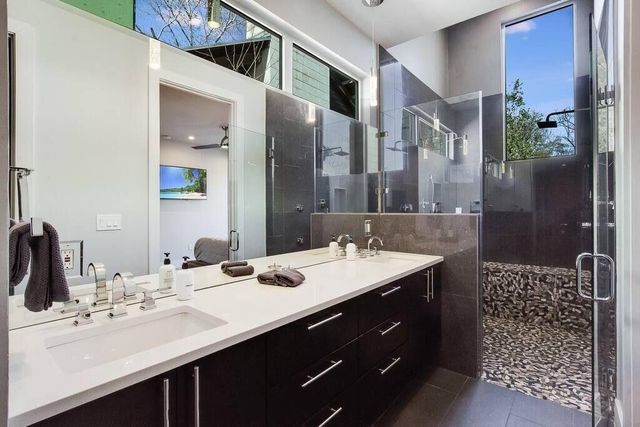 1802 W 10th ST, Austin, TX 78703