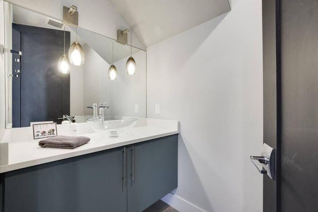 1802 W 10th ST, Austin, TX 78703