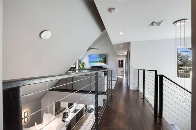 1802 W 10th ST, Austin, TX 78703