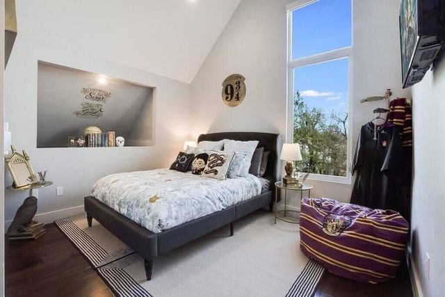 1802 W 10th ST, Austin, TX 78703