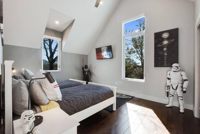 1802 W 10th ST, Austin, TX 78703