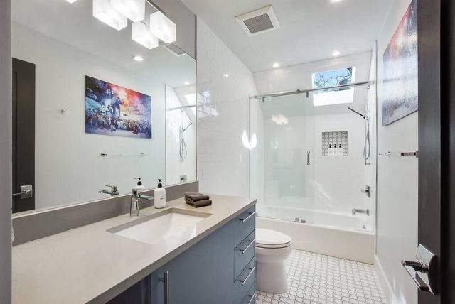 1802 W 10th ST, Austin, TX 78703