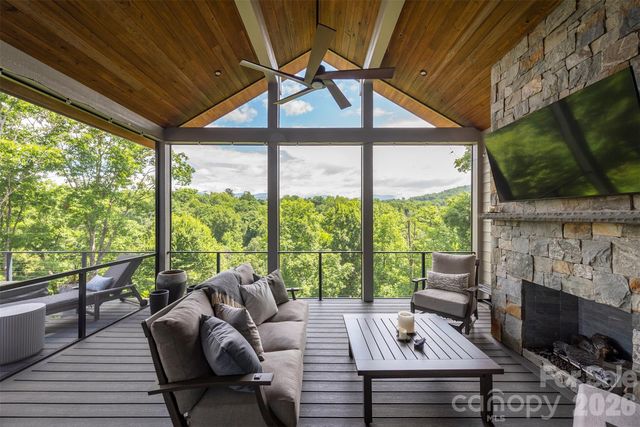 158 Riverbend Forest Drive, Asheville, NC 28805