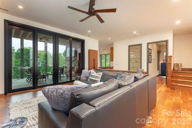158 Riverbend Forest Drive, Asheville, NC 28805