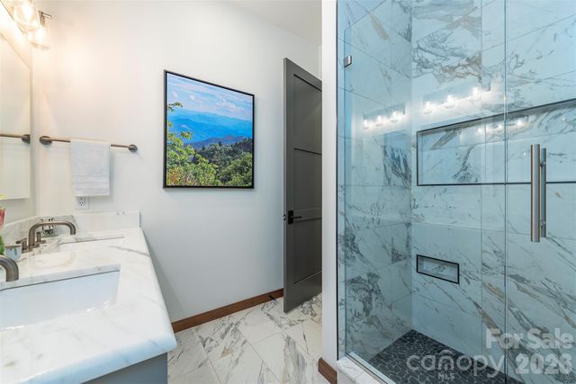 158 Riverbend Forest Drive, Asheville, NC 28805