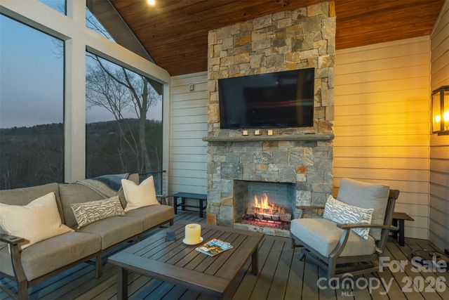 158 Riverbend Forest Drive, Asheville, NC 28805