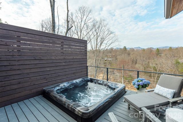 158 Riverbend Forest Drive, Asheville, NC 28805