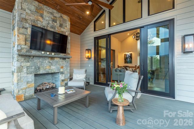 158 Riverbend Forest Drive, Asheville, NC 28805