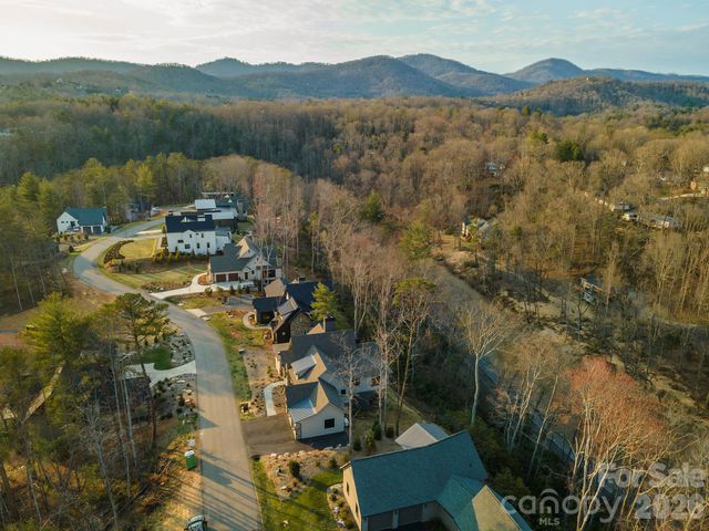 158 Riverbend Forest Drive, Asheville, NC 28805