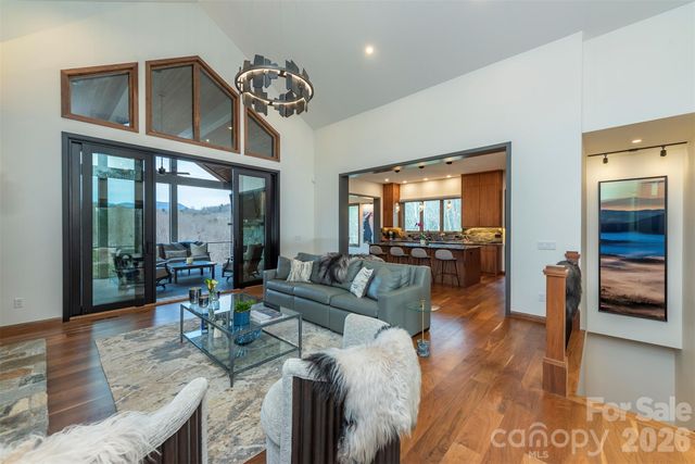 158 Riverbend Forest Drive, Asheville, NC 28805