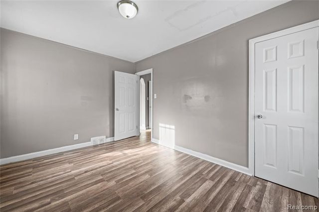 14774 Woodmont Avenue, Detroit, MI 48227