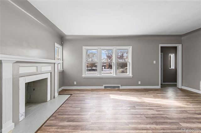 14774 Woodmont Avenue, Detroit, MI 48227