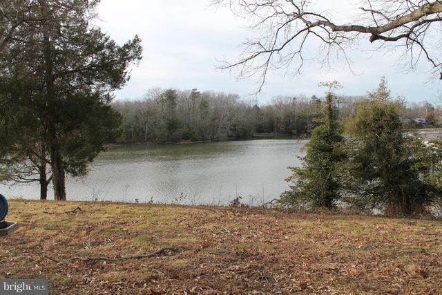 5300 N WILLIAMS CREEK DR, King George, VA 22485