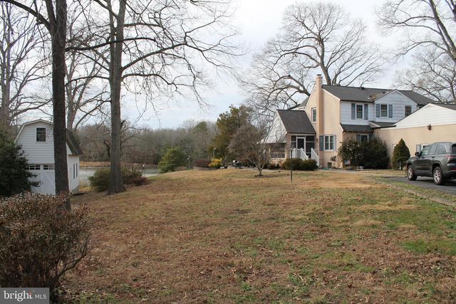 5300 N WILLIAMS CREEK DR, King George, VA 22485