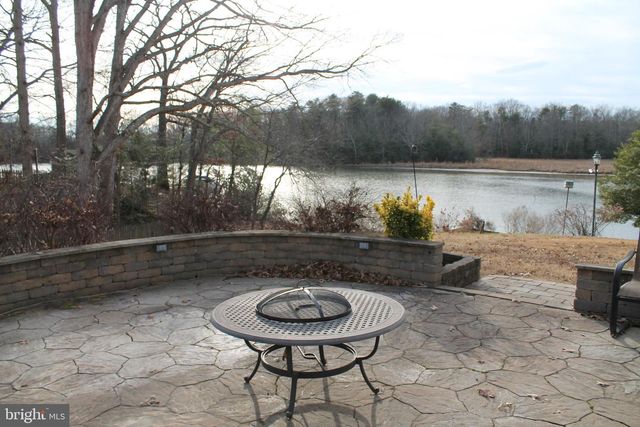 5300 N WILLIAMS CREEK DR, King George, VA 22485