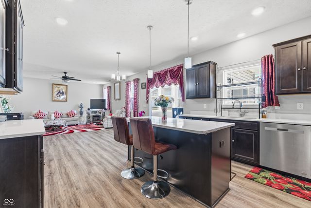 180 Walker Drive, Whiteland, IN 46184