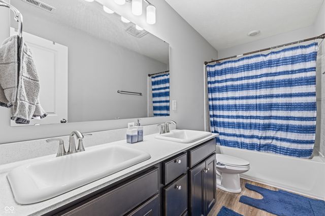 180 Walker Drive, Whiteland, IN 46184