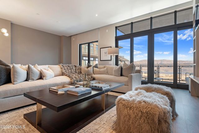 1702 W Glencoe Mountain Way 6038, Park City, UT 84060