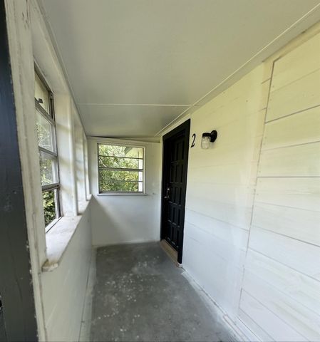 221 2nd Avenue N 2, Texas City, TX 77590