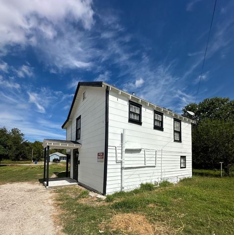 221 2nd Avenue N 2, Texas City, TX 77590