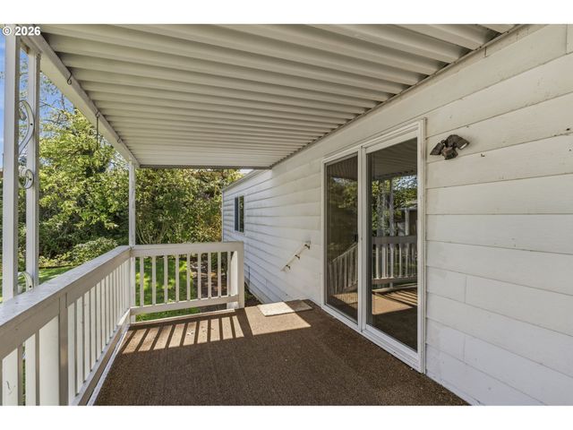 1475 GREEN ACRES Rd 8, Eugene, OR 97408