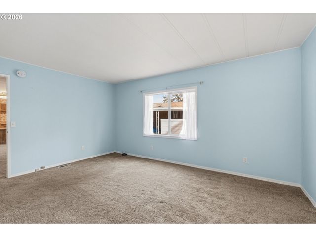 1475 GREEN ACRES Rd 8, Eugene, OR 97408