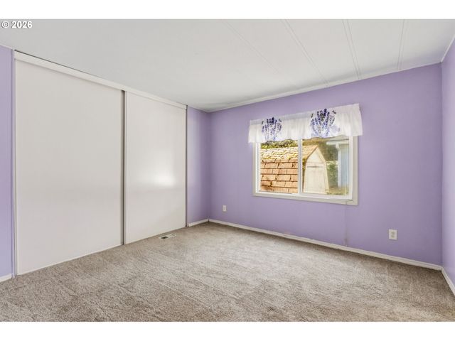 1475 GREEN ACRES Rd 8, Eugene, OR 97408