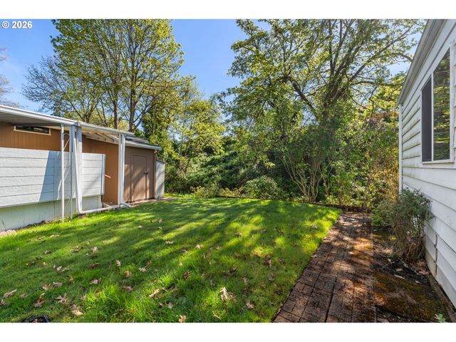 1475 GREEN ACRES Rd 8, Eugene, OR 97408