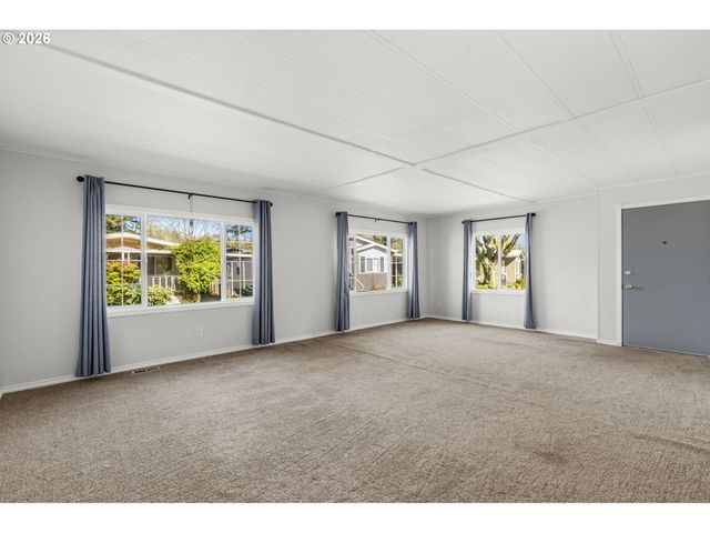 1475 GREEN ACRES Rd 8, Eugene, OR 97408