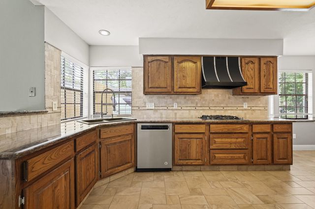 12419 Millvan Drive, Houston, TX 77070