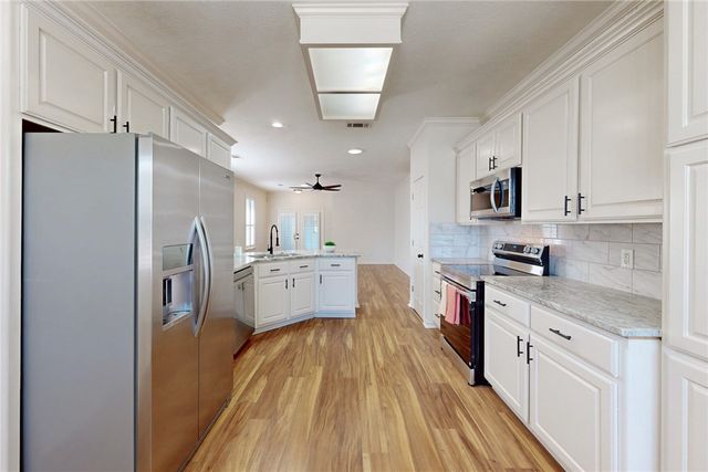 2619 Trophy Drive, Bryan, TX 77802