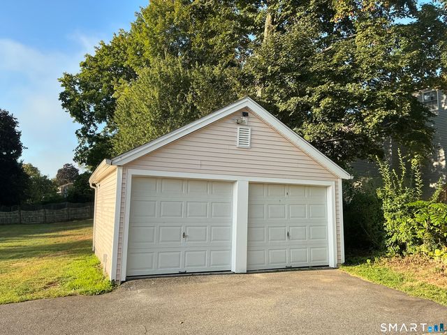 35 West Street, Cromwell, CT 06416