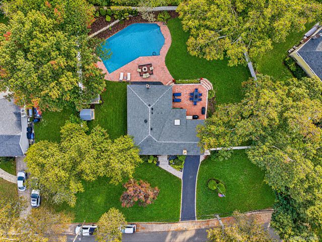 7 Abby Drive, East Northport, NY 11731